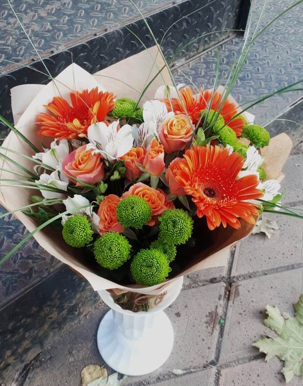 Букет цветов из: Герберы, Хризантемы, Альстромерии и Розы в Бытха