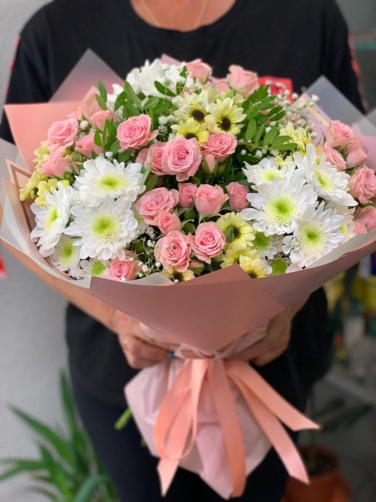 Букет цветов из: Розы и Хризантемы в Бытха