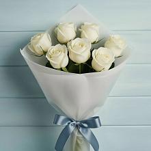 Букет 7 Белых роз Эдлесс Лав в Бытха