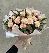 Букет Кремовые розы Латте в Бытха
