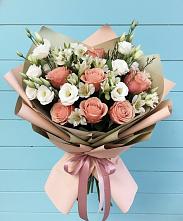 Букет цветов из:  Розы, Альстромерии и Лизиантусы в Бытха