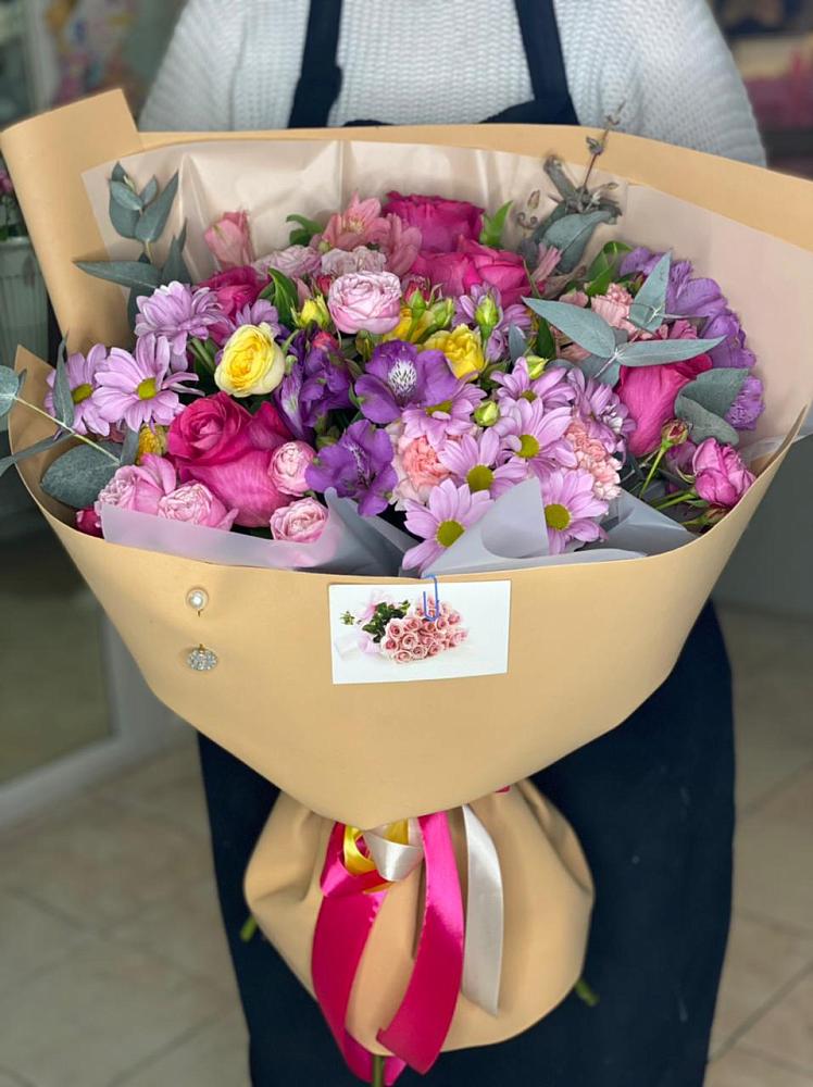 Букет цветов из: Хризантемы, Гвоздики и Альстромерии в Бытха