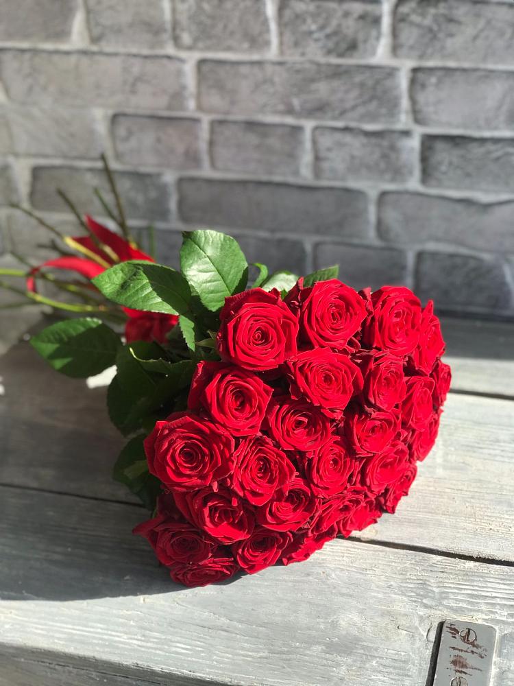 Букет Красные розы Фридом в Бытха