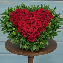 Цветочная композиция из Розы в виде сердца #REPLACE_PRED# Бытха