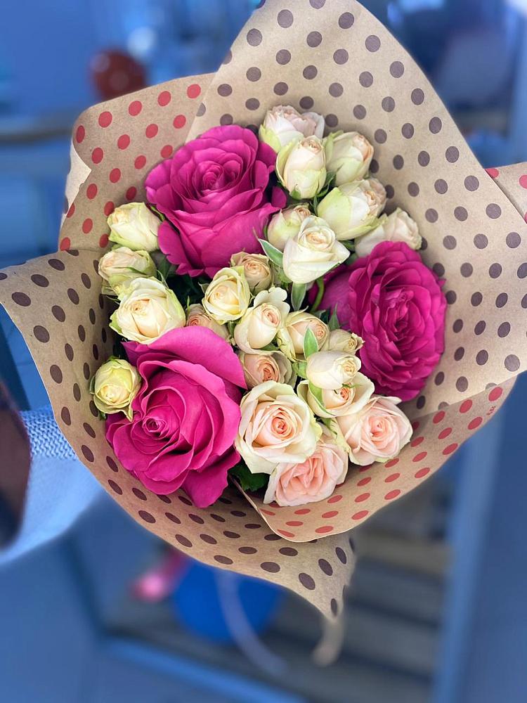 Букет цветов из: Розы в Бытха