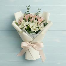 Букет цветов из:  Альстромерии в Бытха