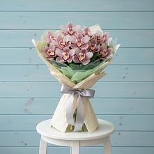 Букет цветов из:  Орхидеи и Розы в Бытха