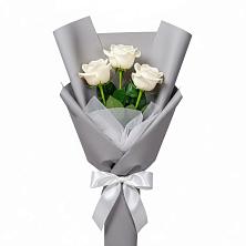 Букет 3 белые розы в Бытха