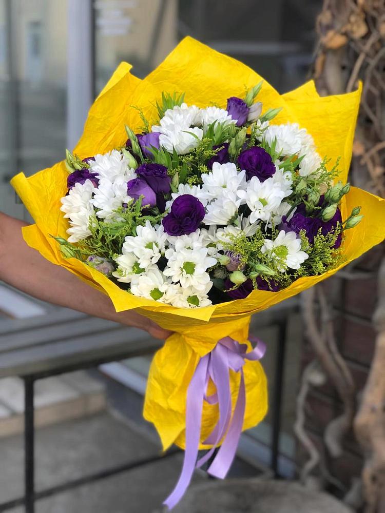 Букет цветов из: Ирисы, Хризантемы и Ромашки в Бытха