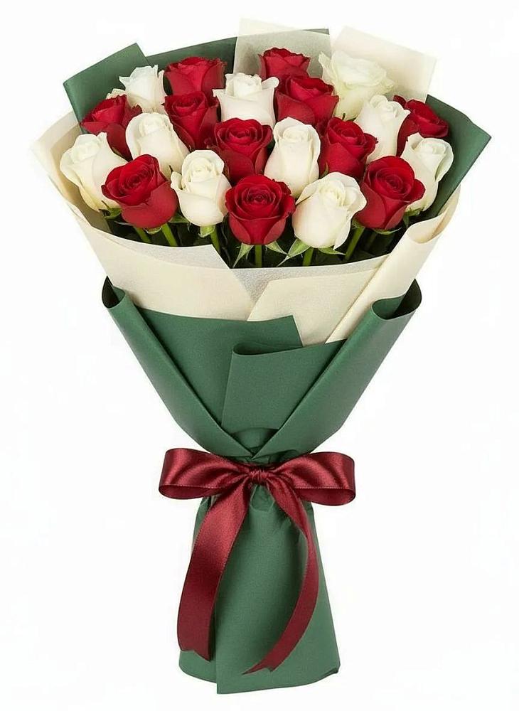 Букет Микс из красных и белых роз в Бытха