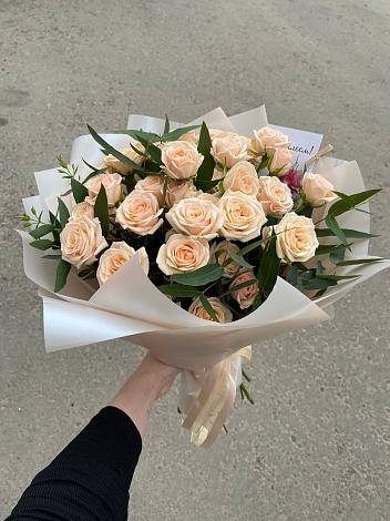 Букет Кремовые розы Латте в Бытха
