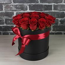 Цветочная композиция из Розы в шляпной коробке в Бытха