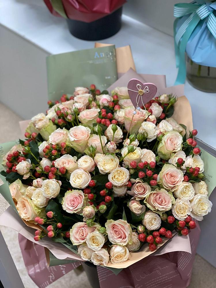 Букет цветов из: Розы в Бытха