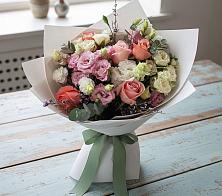 Букет цветов из:  Розы, Лизиантусы и Гвоздики в Бытха