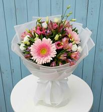 Букет цветов из:  Герберы, Альстромерии и Лизиантусы в Бытха