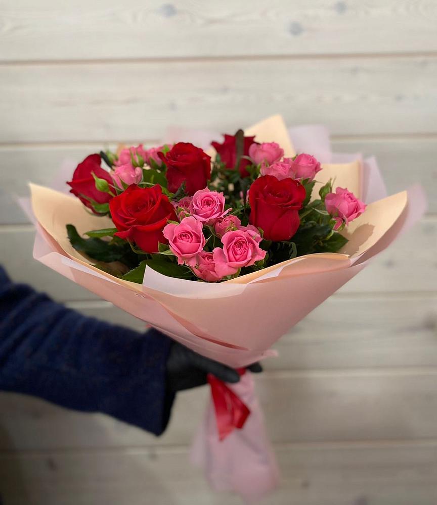 Букет цветов из: Розы в Бытха