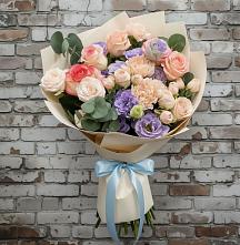 Букет цветов из:  Розы, Лизиантусы и Гвоздики #REPLACE_PRED# Бытха