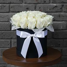 Цветочная композиция из Розы в шляпной коробке в Бытха